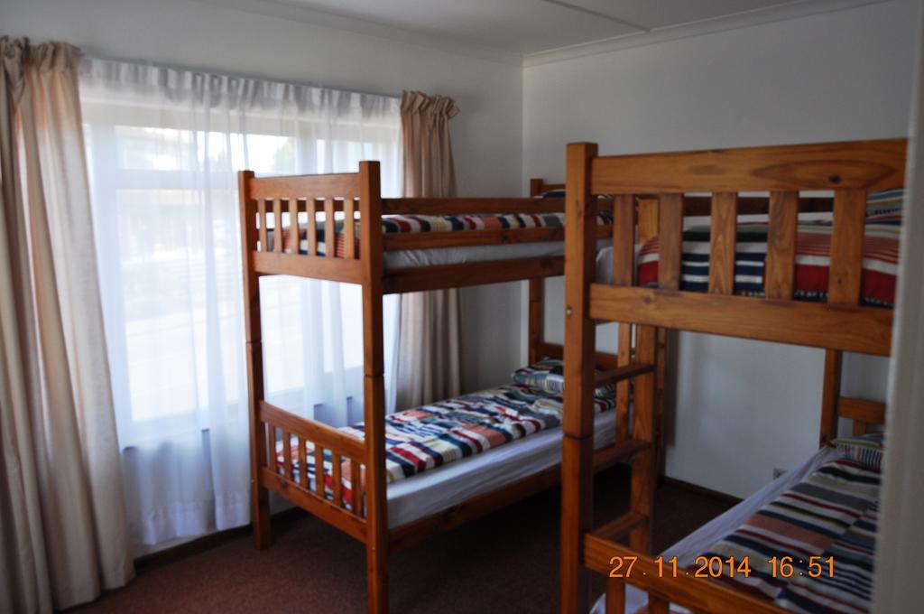 Backpacker Apartments Plettenberg Bay Exterior photo