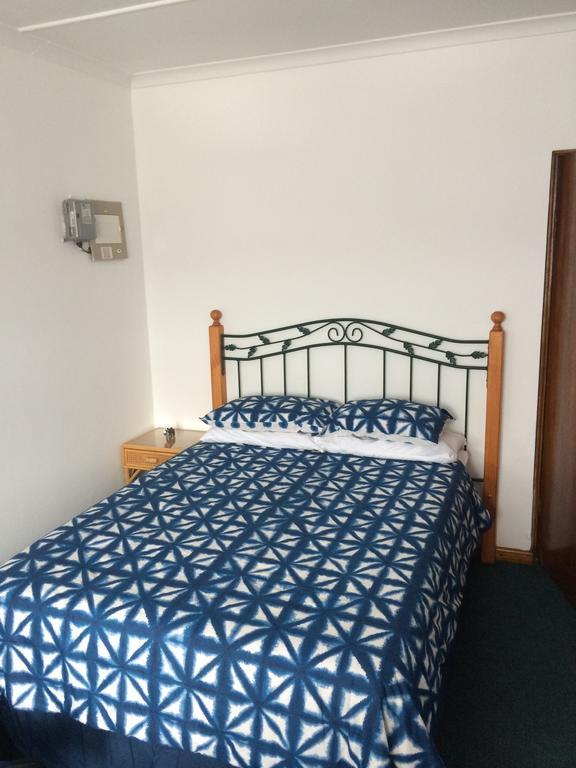 Backpacker Apartments Plettenberg Bay Room photo