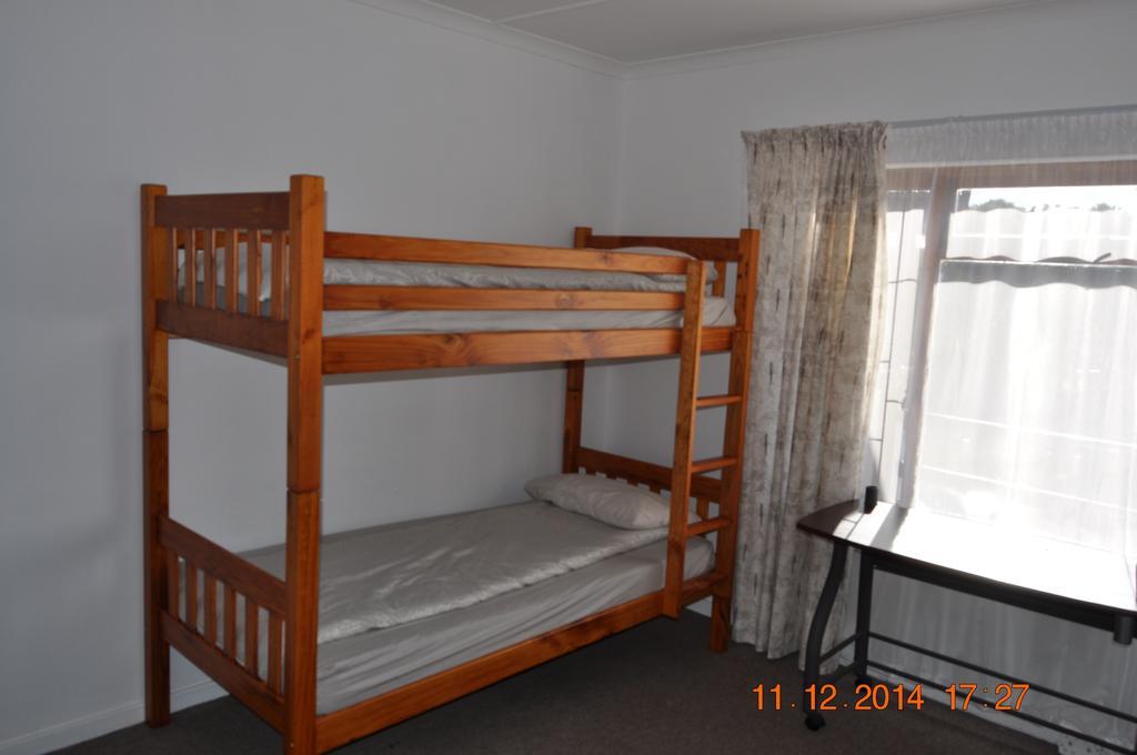 Backpacker Apartments Plettenberg Bay Exterior photo