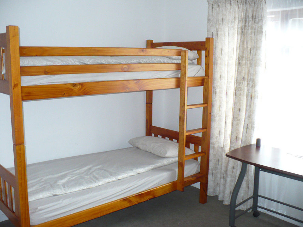Backpacker Apartments Plettenberg Bay Exterior photo