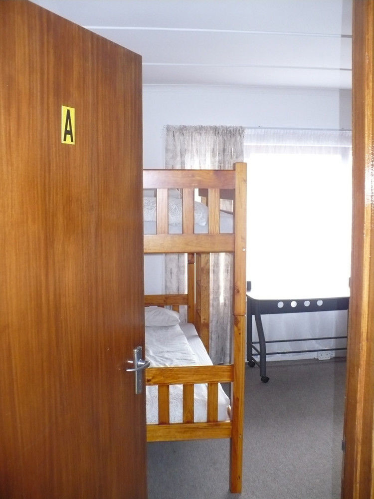 Backpacker Apartments Plettenberg Bay Exterior photo