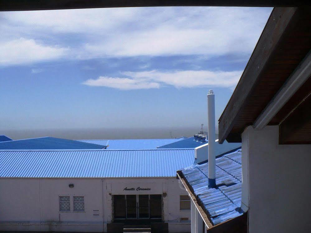 Backpacker Apartments Plettenberg Bay Exterior photo