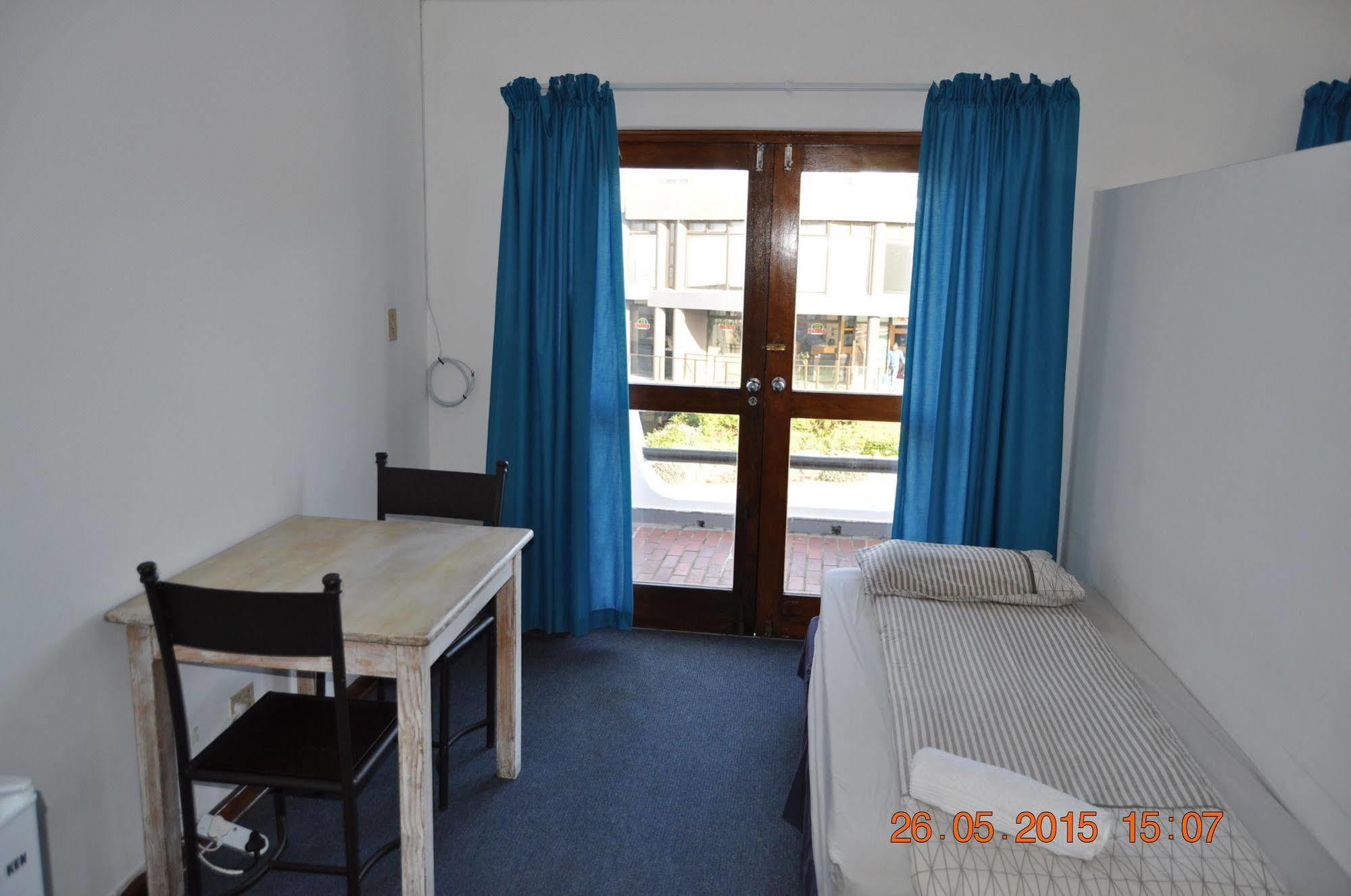 Backpacker Apartments Plettenberg Bay Exterior photo