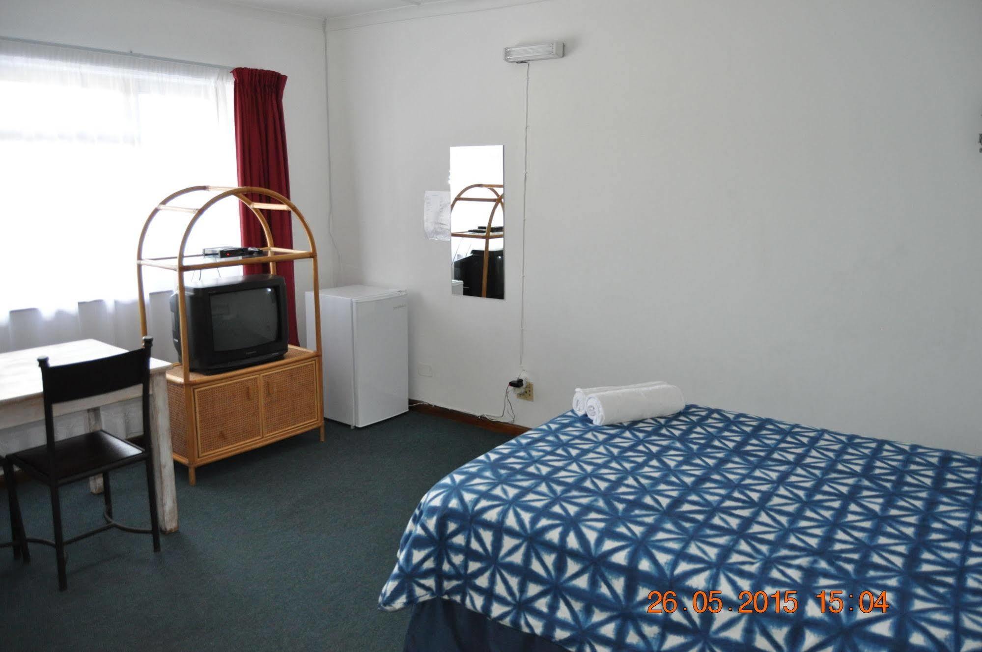 Backpacker Apartments Plettenberg Bay Exterior photo