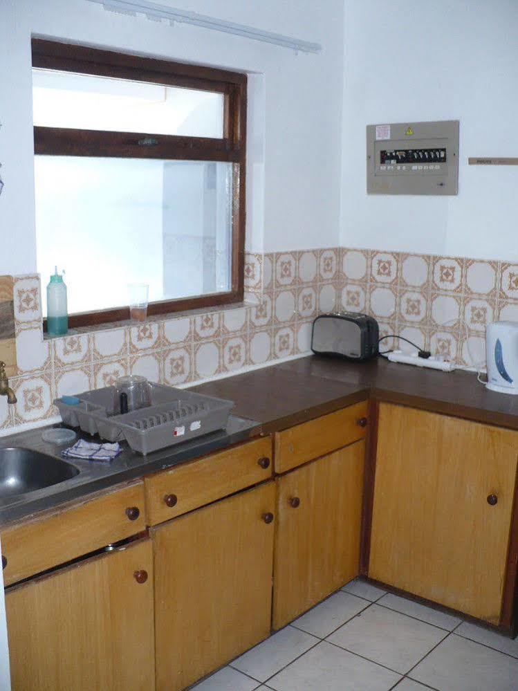 Backpacker Apartments Plettenberg Bay Exterior photo