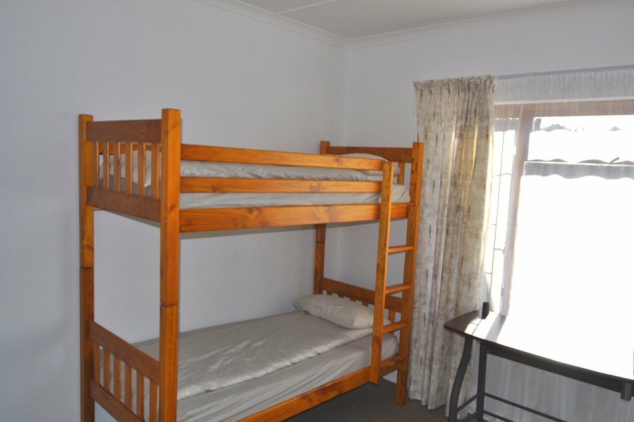 Backpacker Apartments Plettenberg Bay Exterior photo