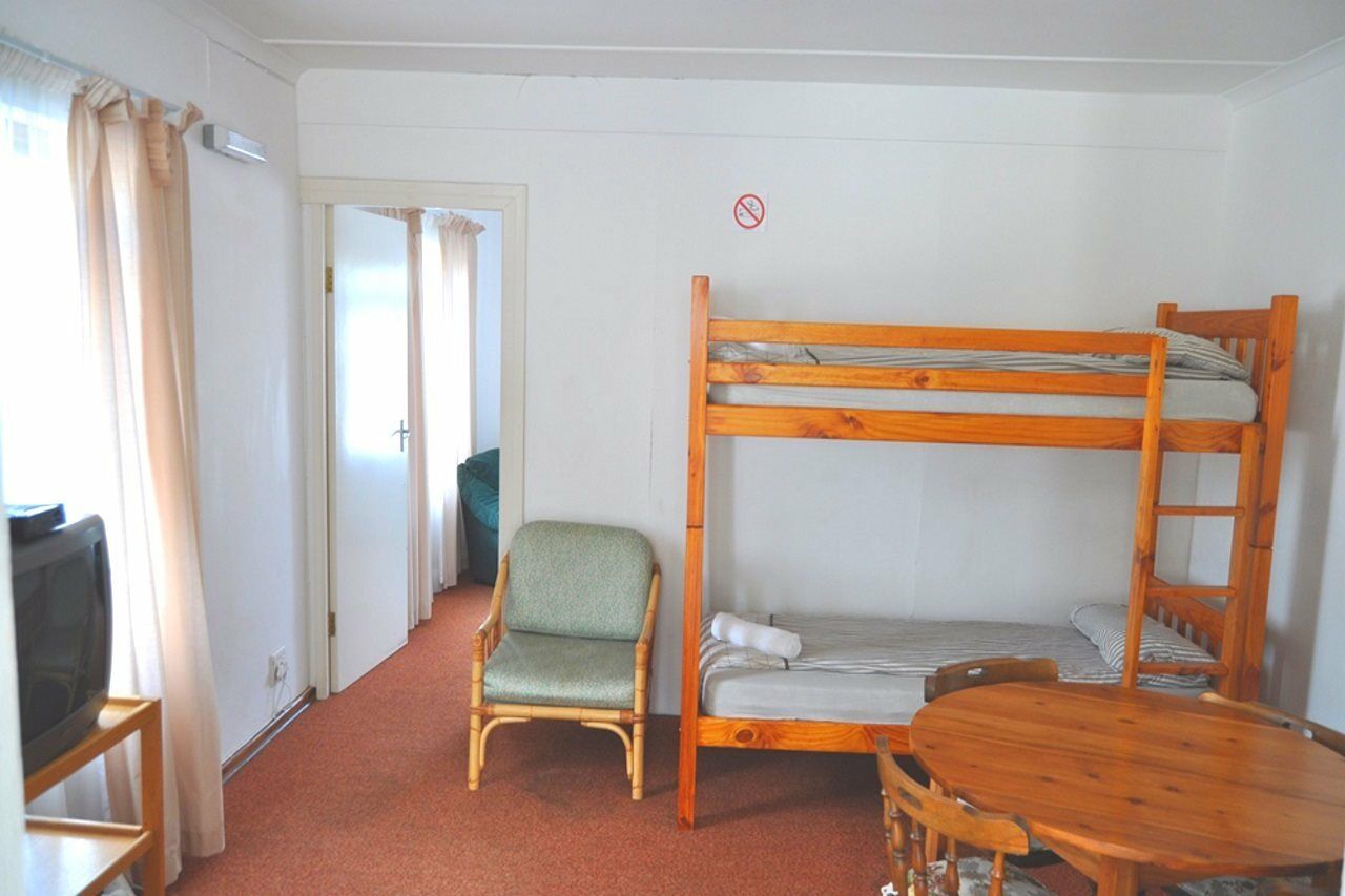 Backpacker Apartments Plettenberg Bay Exterior photo